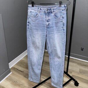 American Eagle Outfitters Mom Straight Jean